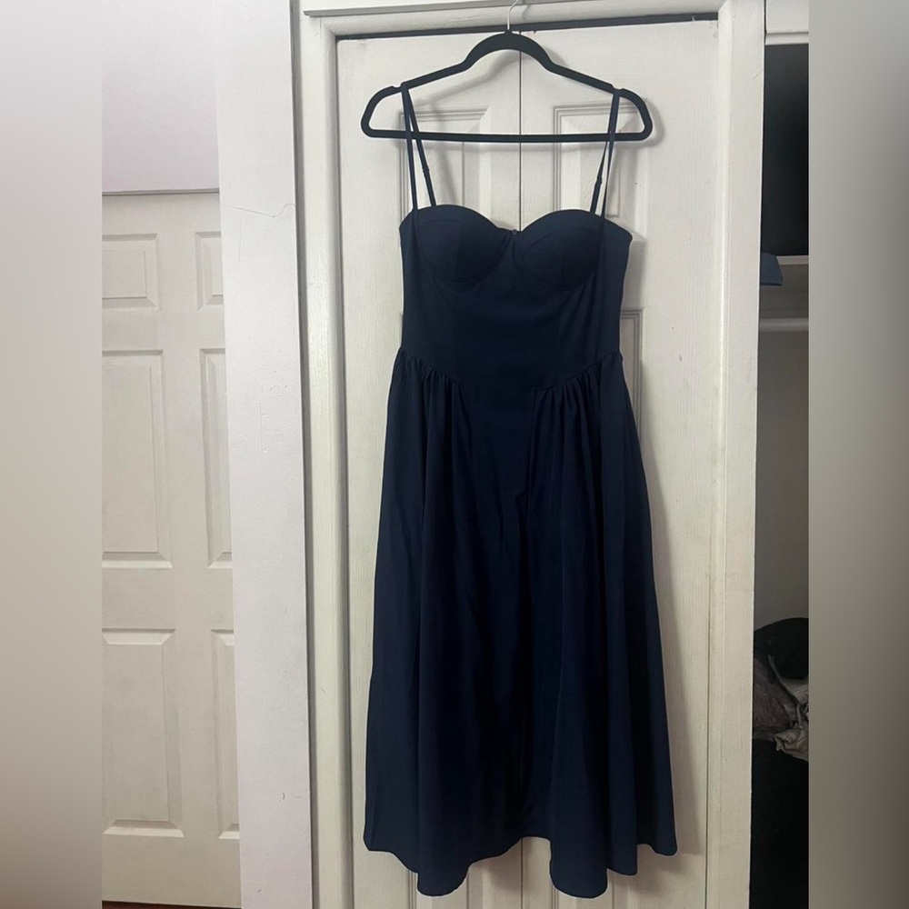 Chic Midi Navy Dress with Structured Top